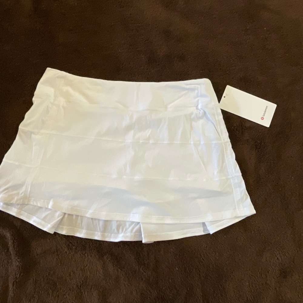 Lululemon Athletica White Skorts with Sporty Flare